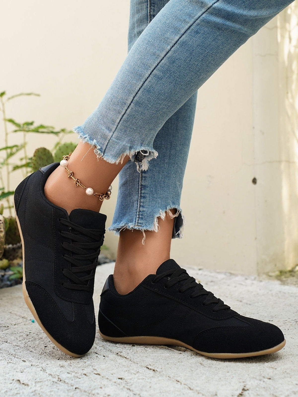 LAST DAY 80% OFF - 👣 Women's Orthopedic Arch Support Sneakers with Lace-Up Design & Cushioned Flat Sole