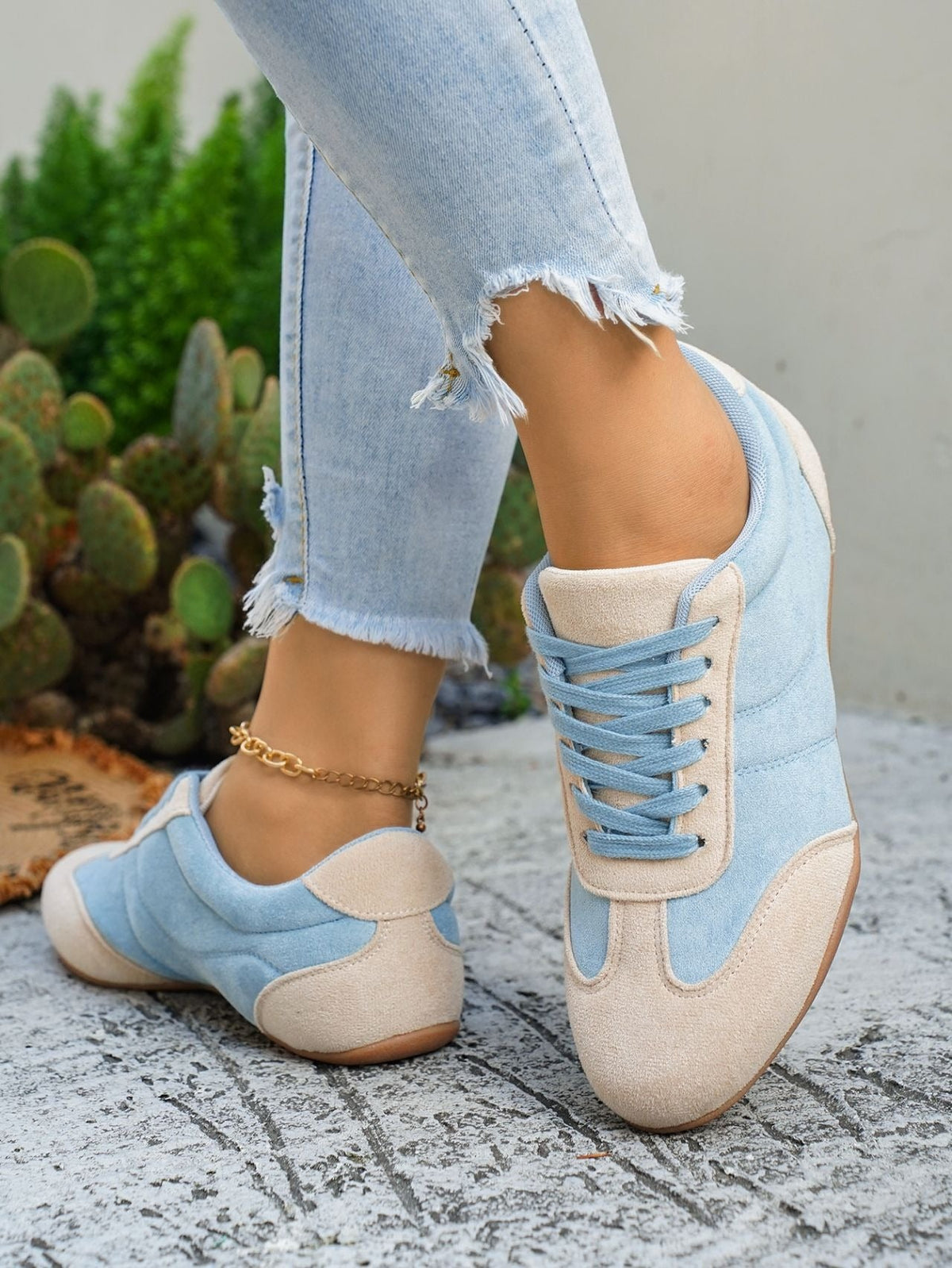 LAST DAY 80% OFF - 👣 Women's Orthopedic Arch Support Sneakers with Lace-Up Design & Cushioned Flat Sole